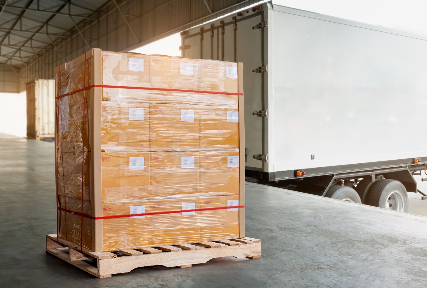 Europaleta – dlaczego jest standardem w logistyce?